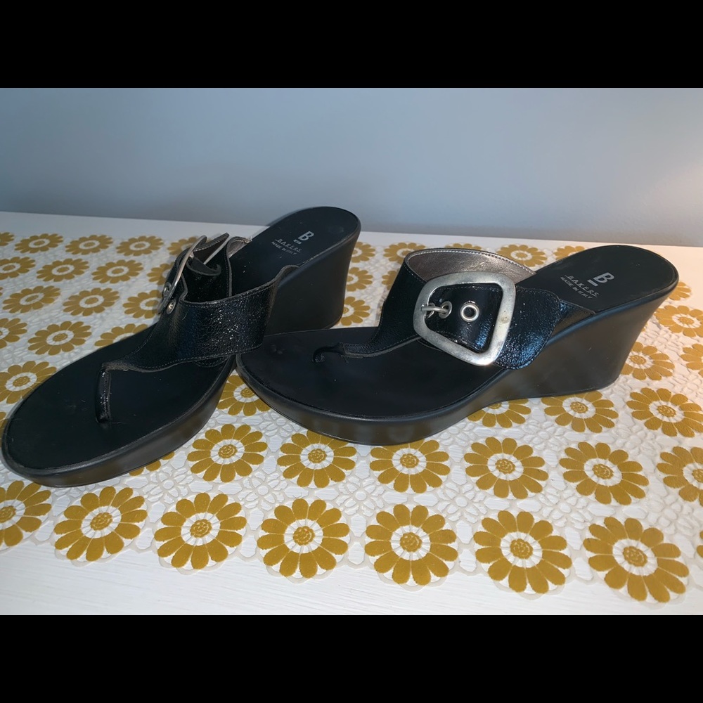 Black slide wedge